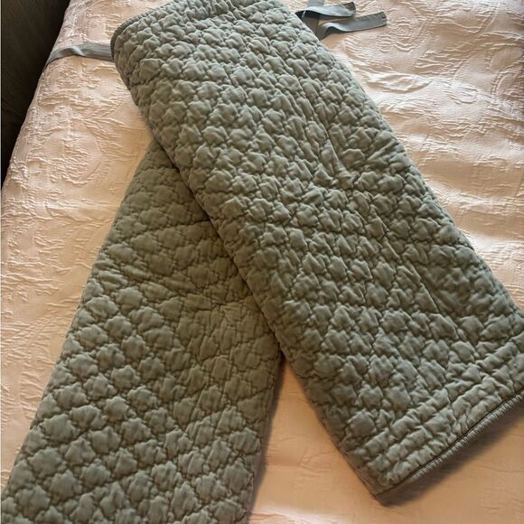 Pair of RARE Pottery Barn Aqua Washed Velvet and Silk Euro Shams - Picture 6 of 8